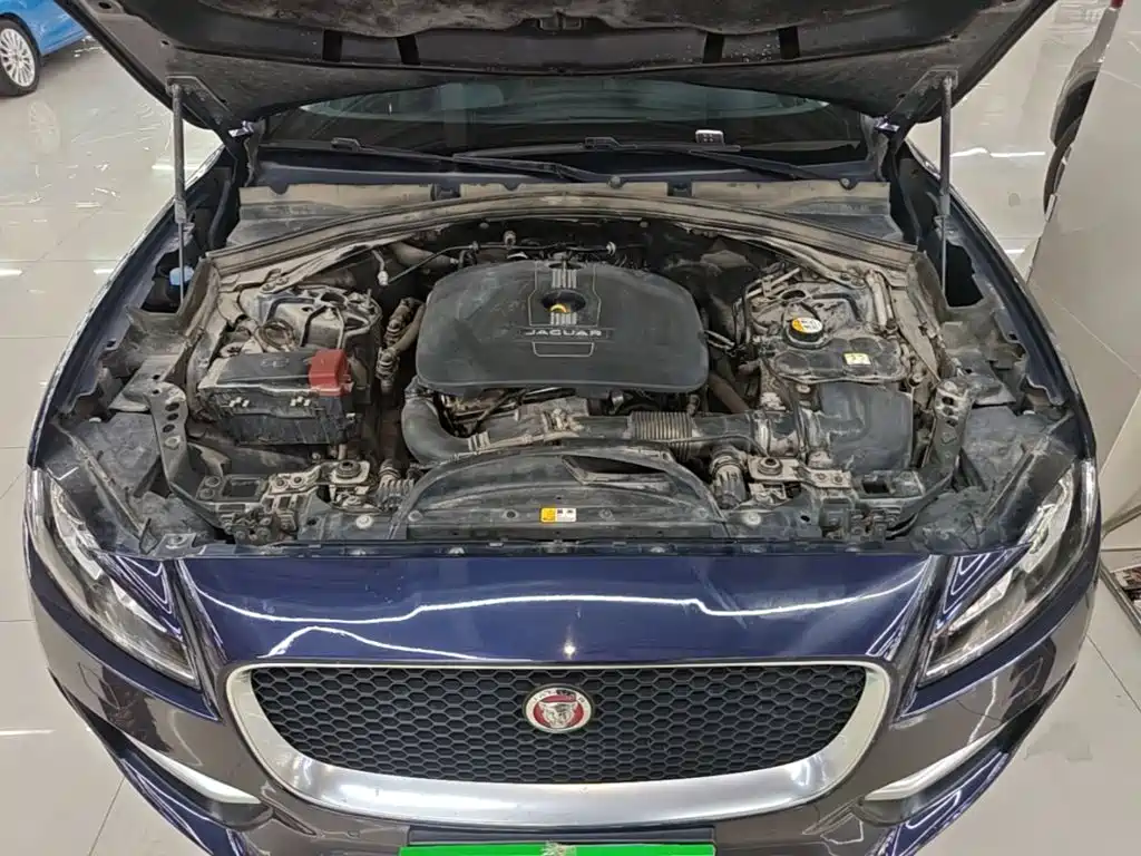 Jaguar F-PACE 2017 2016 2.0T FWD R-Sport Edition