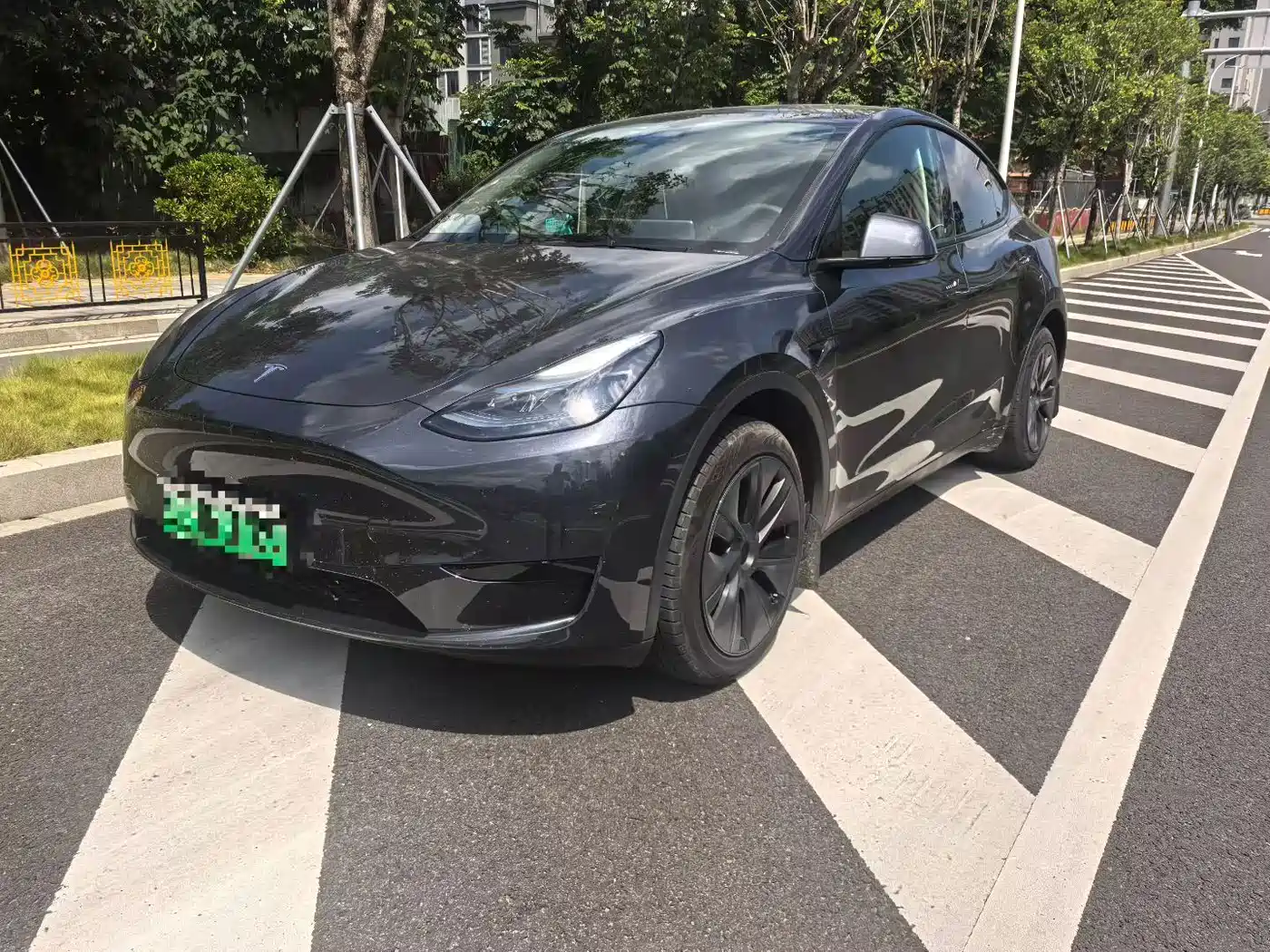 Tesla Model Y 2024