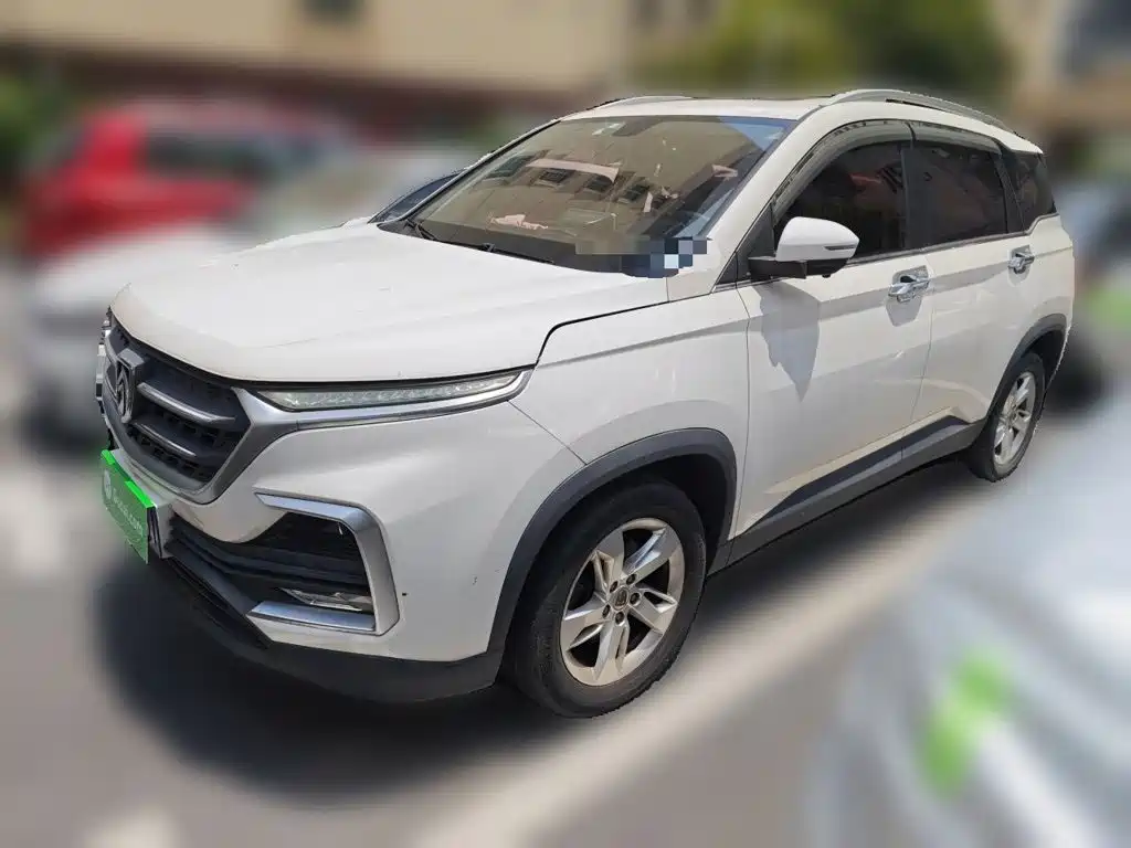 Baojun 530 2019 2019 1.5T CVT Luxury 7-seater China V