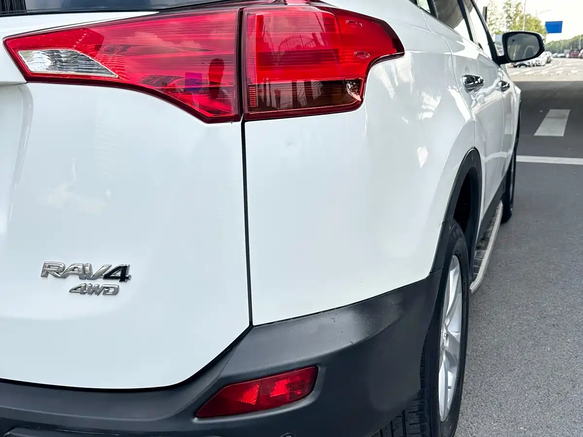 Toyota RAV4 Rongfang 2013 2.0L CVT 4WD Pioneer фото 11