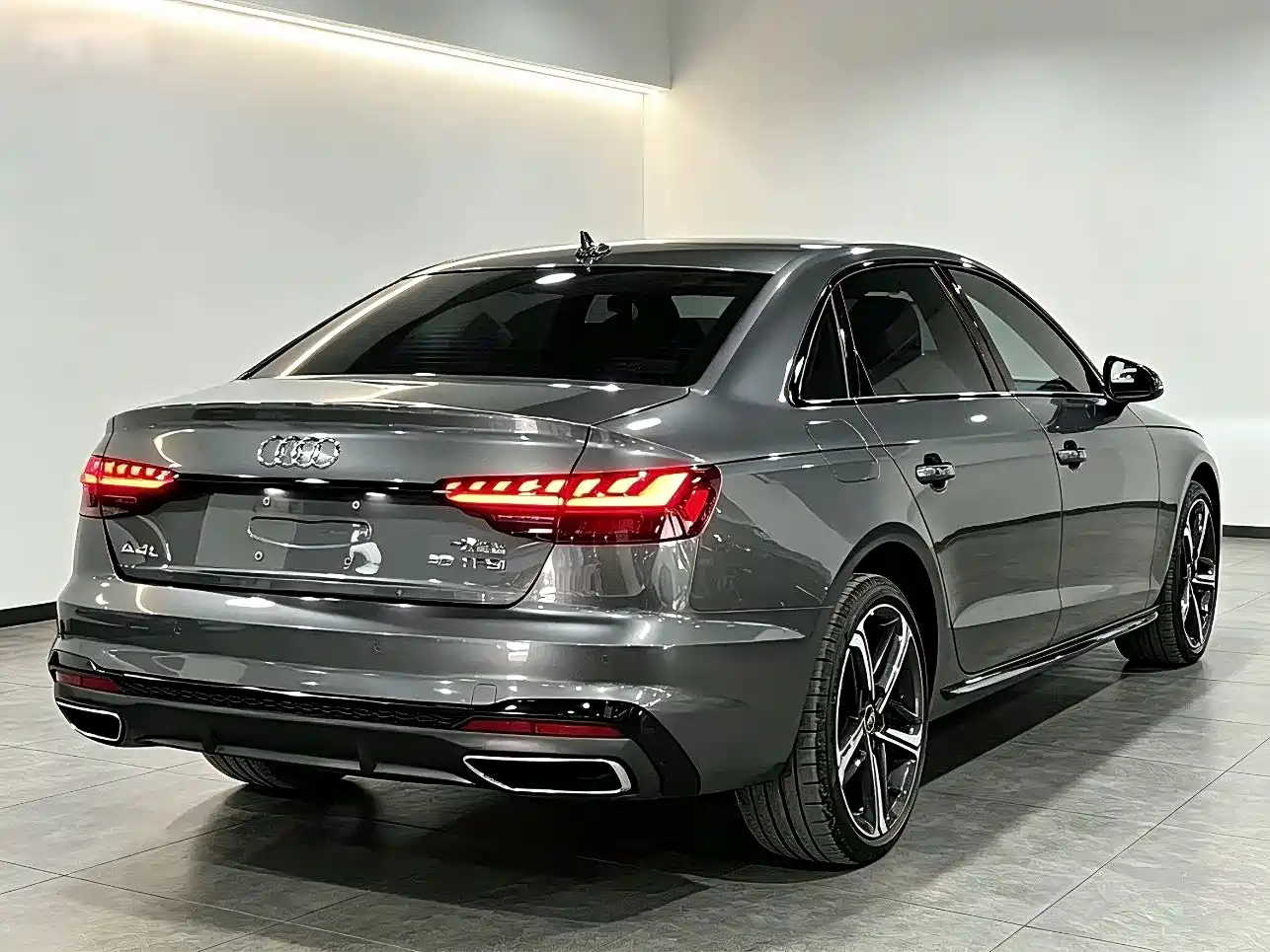 Audi A4L 2025 2 Million Celebration Edition 40 TFSI Fashion Dynamic фото 10