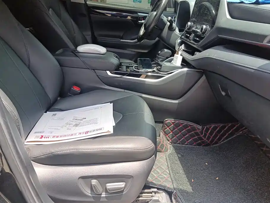 Toyota Highlander 2022 Model Dual Engine 2.5L 4WD Premium Edition 7-Seater фото 8