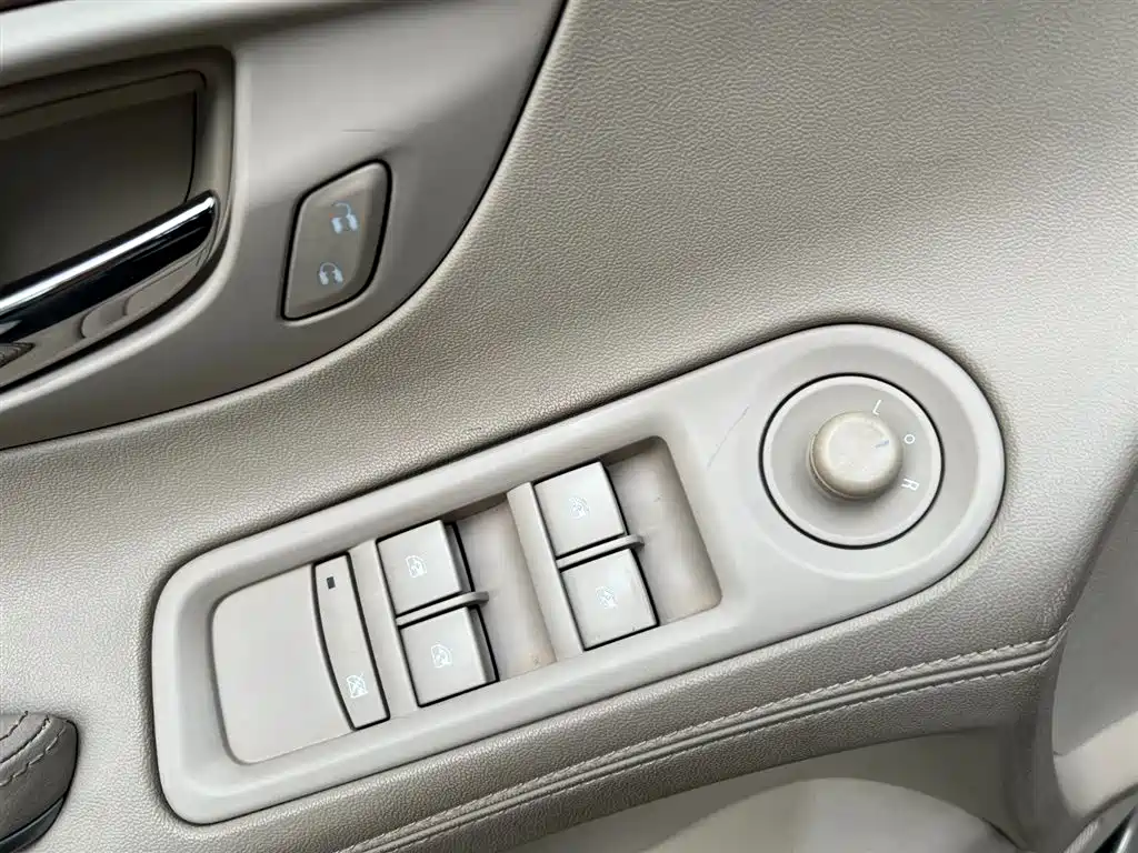 Фото 7 - Buick LaCrosse