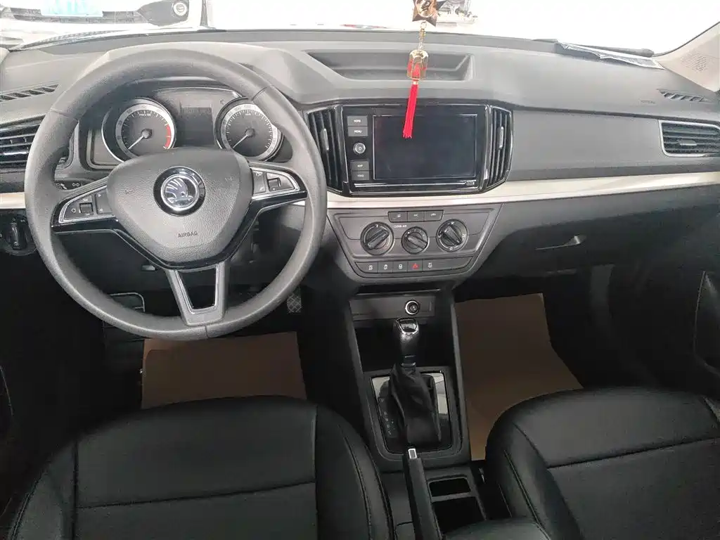 Škoda Kamiq 2018 1.5L Auto Standard Edition China V фото 10