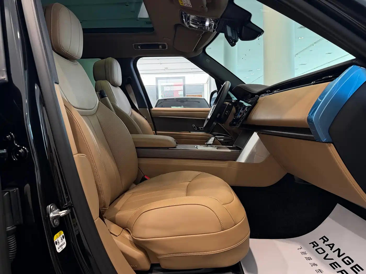 Land Rover Range Rover 2025 3.0 L6 400PS Flourishing Era Extended Wheelbase фото 19