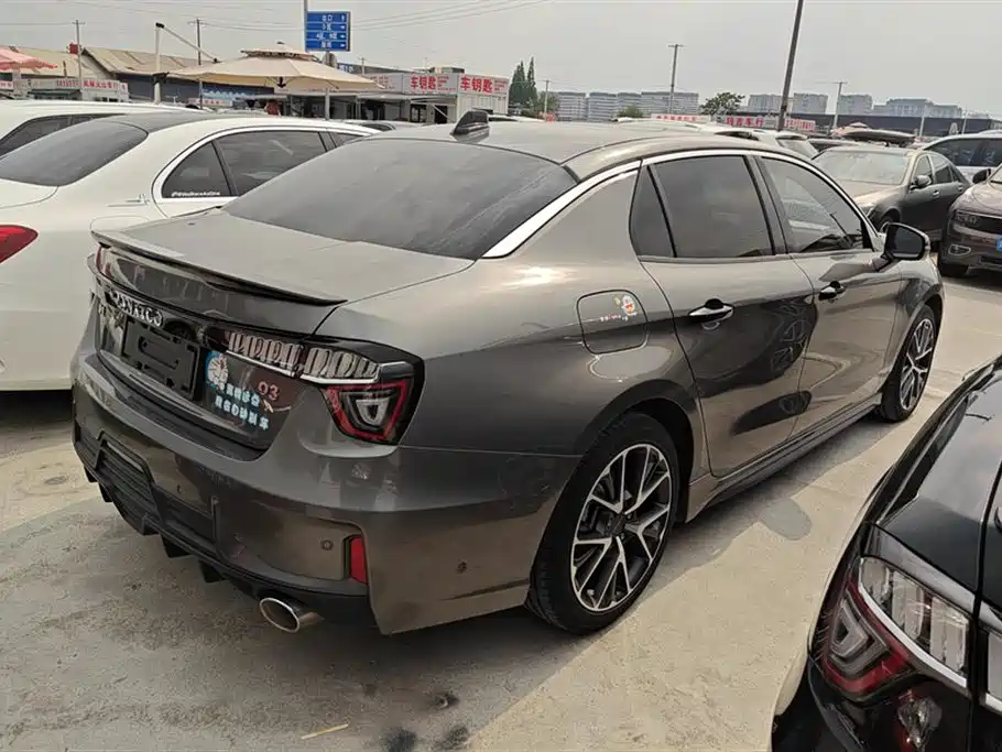 Lynk & Co 03 2021 2.0TD Auto Jin Pro фото 3