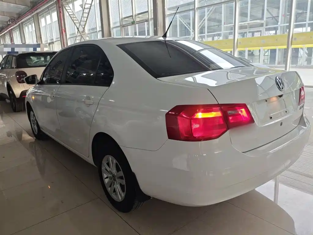 Volkswagen Jetta 2013 1.6L Automatic Fashion фото 5