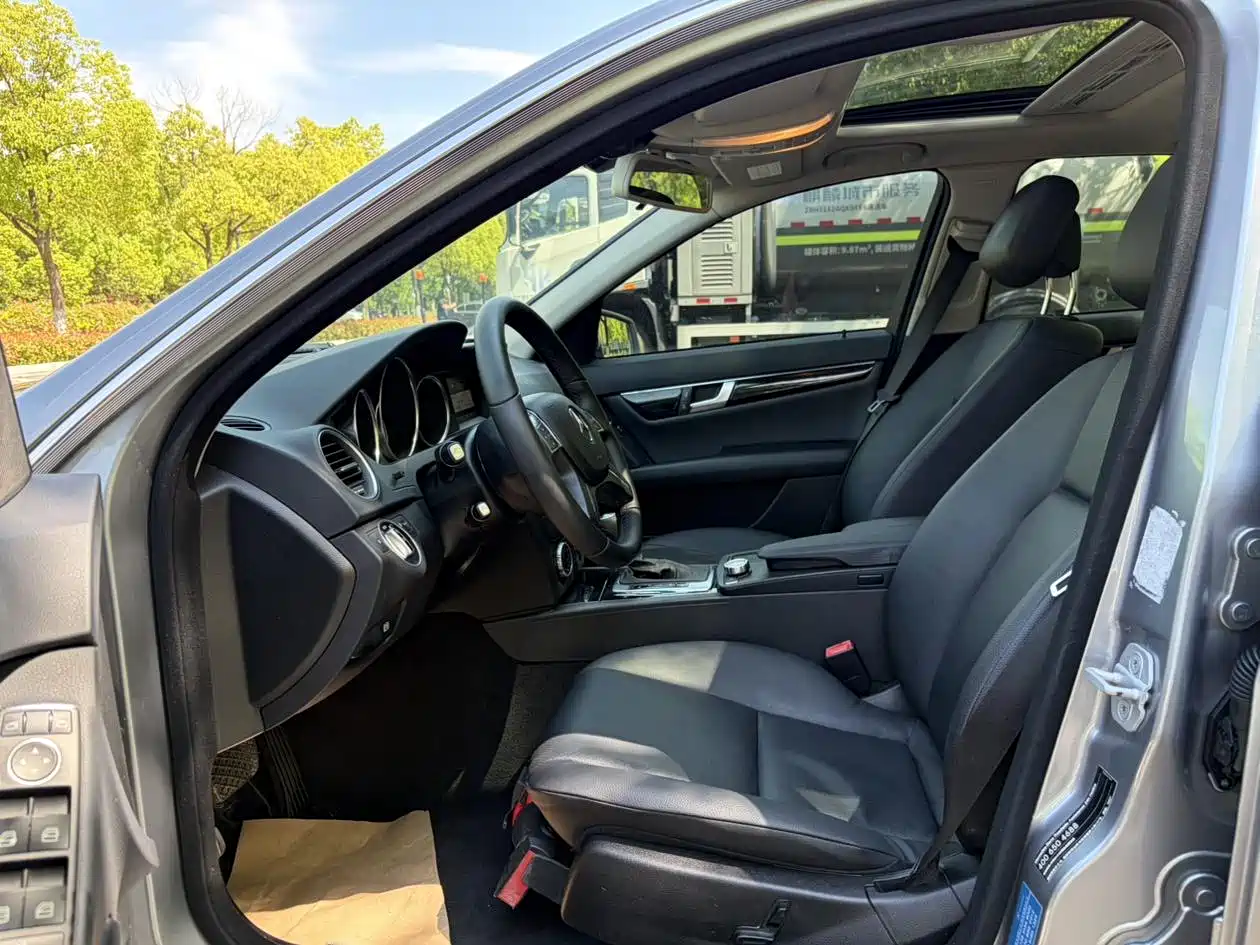 Mercedes-Benz C-Class 2013 C 180 Classic Grand Edition фото 4