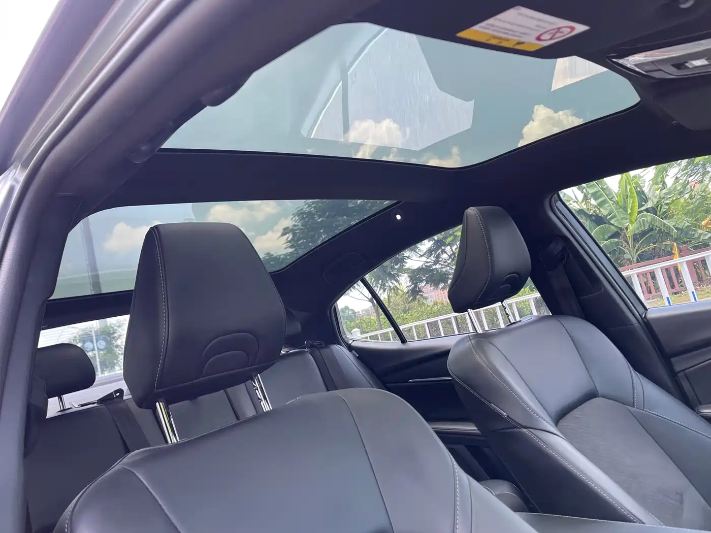 Toyota Camry 2025 Hybrid 2.0HXS Glory Edition фото 9