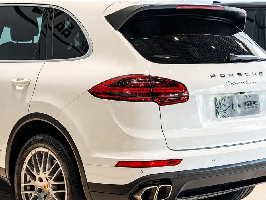 Porsche Cayenne 2016 Cayenne Turbo 4.8T фото 19