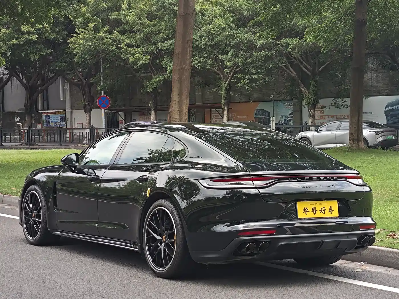 Porsche Panamera 2022 Panamera Executive Long Wheelbase 2.9T фото 4