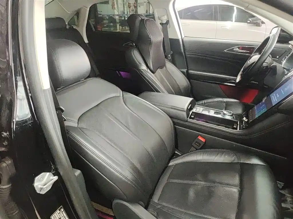 Фото 25 - Ford Taurus