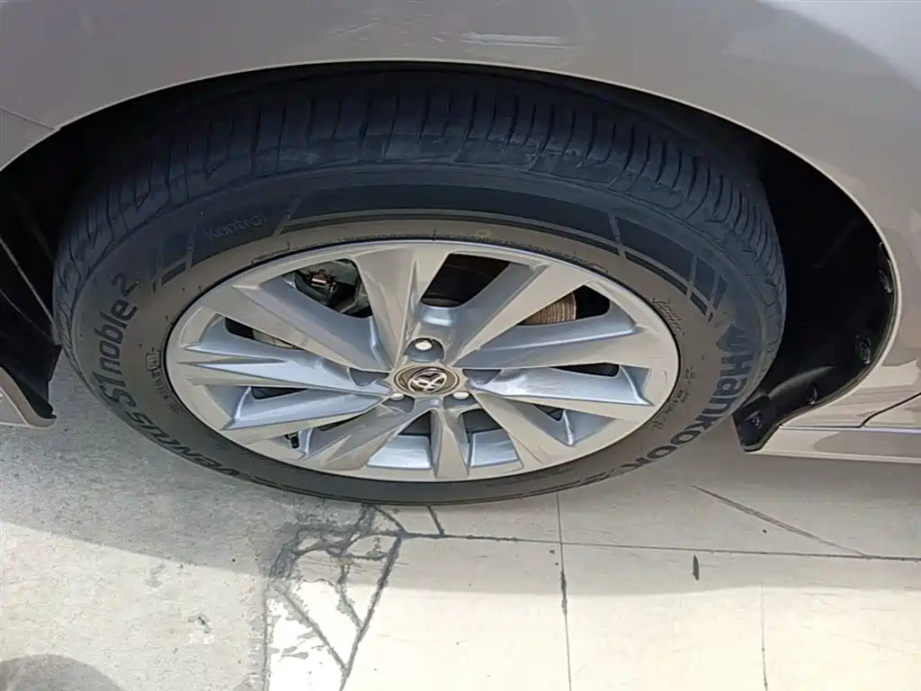 Toyota Camry 2021 2.0G Luxury Edition фото 23