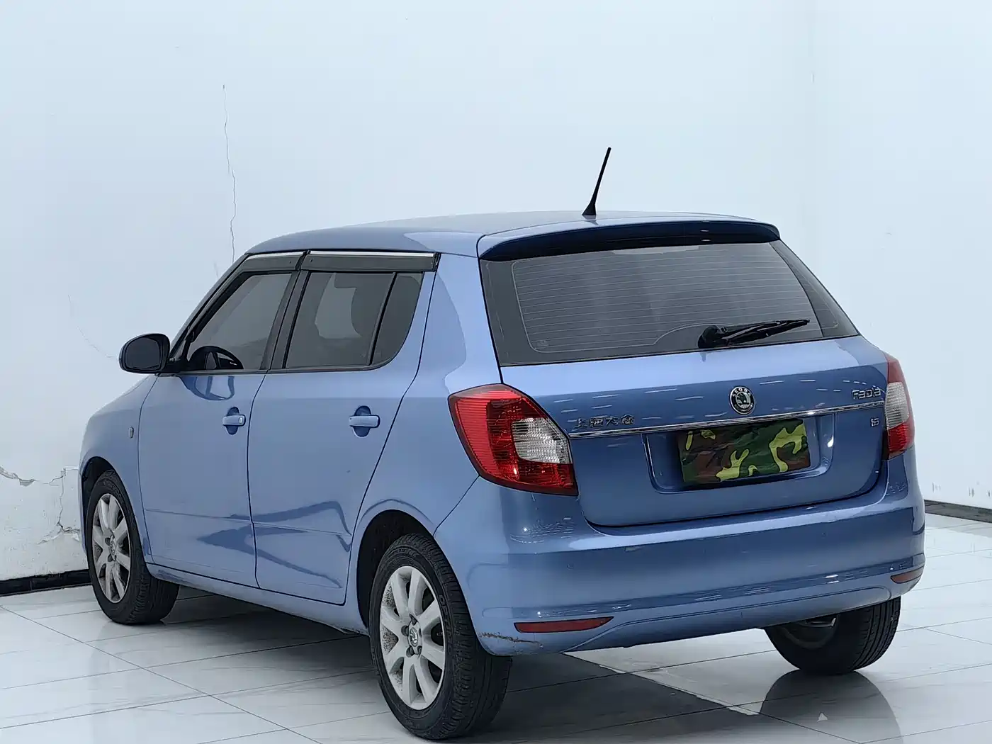 Škoda Fabia 2012 1.6L Auto Crystal Edition фото 12