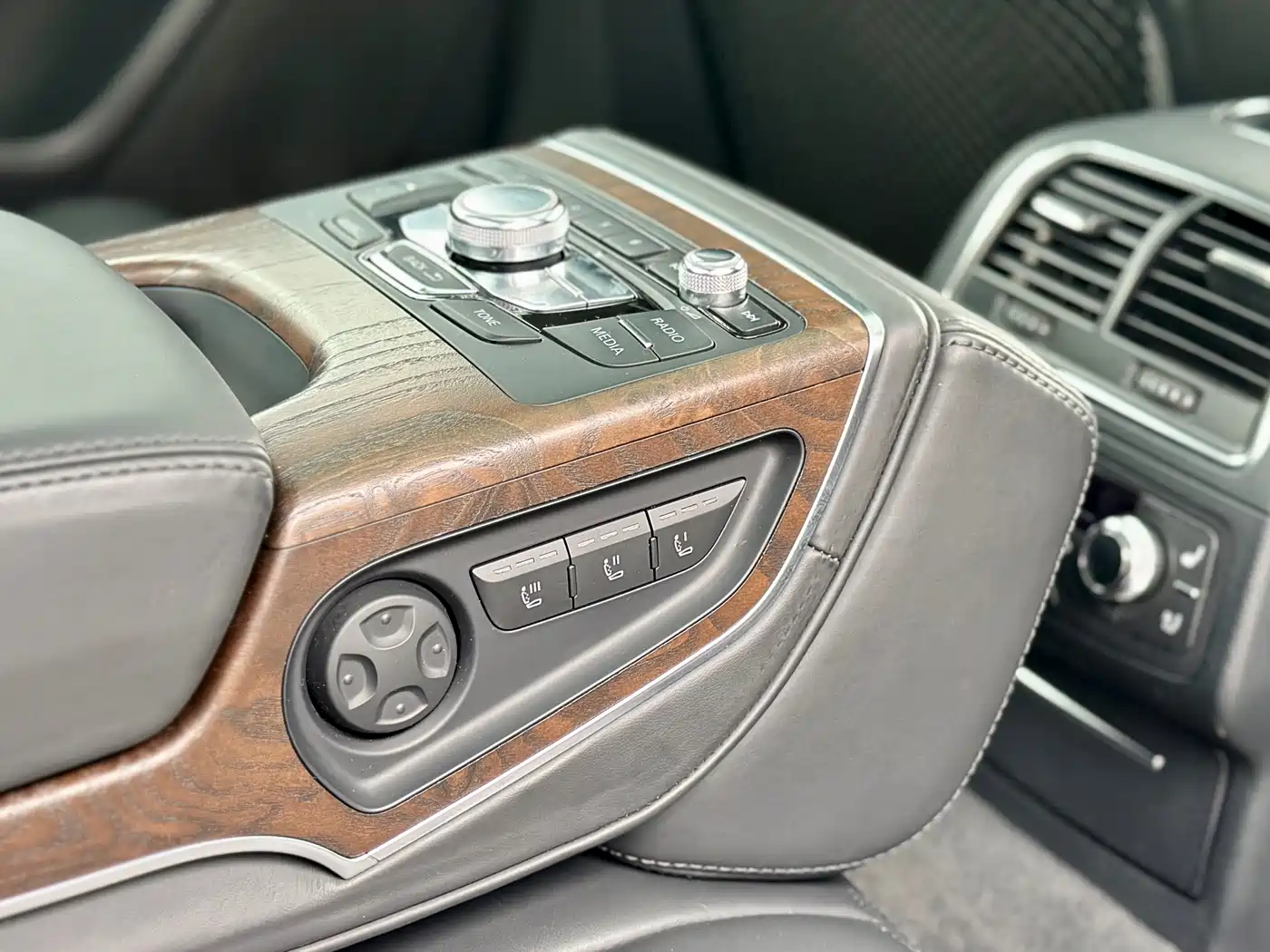 Photo 40 - Audi A6L