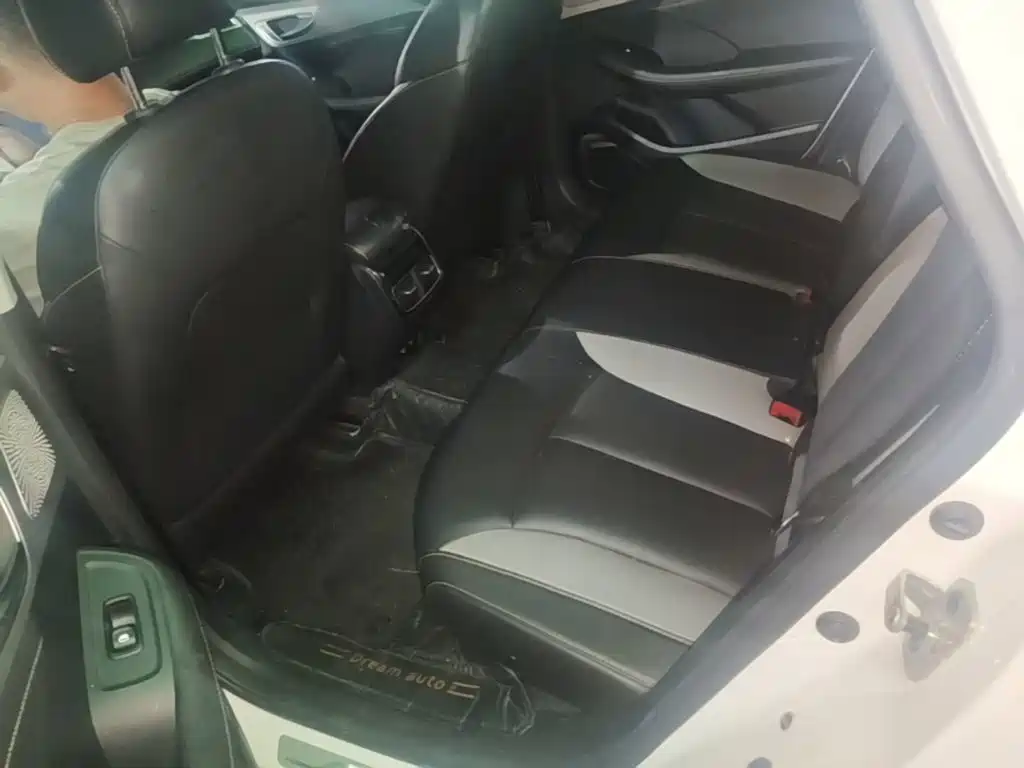 Roewe i6 MAX EV 2021 2020 Model 1.5T PHEV Cool Panoramic Sunroof Edition