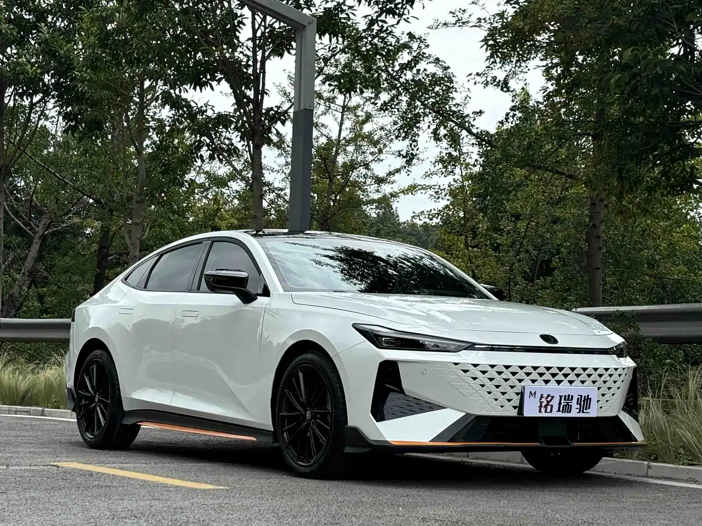 Changan UNI-V 2025 2024 1.5T Deluxe Sport