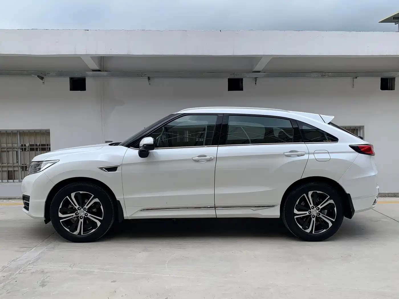 Honda UR-V 2018 2017 370TURBO 2WD Premium Edition China V