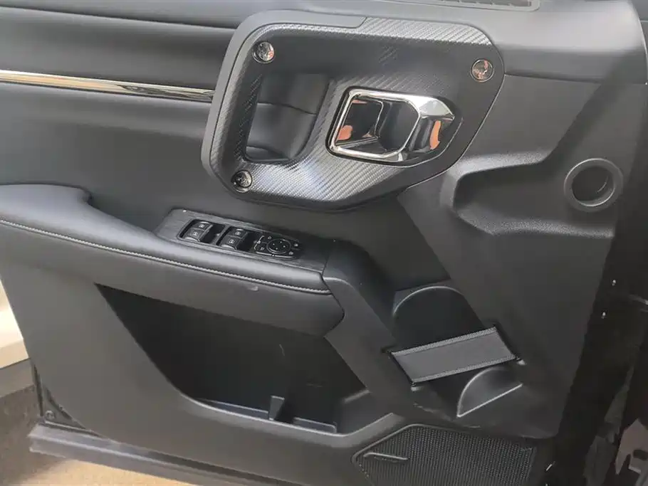 Haval Second-Generation Big Dog New Energy 2025 Hi4 102km Mid Edition фото 7