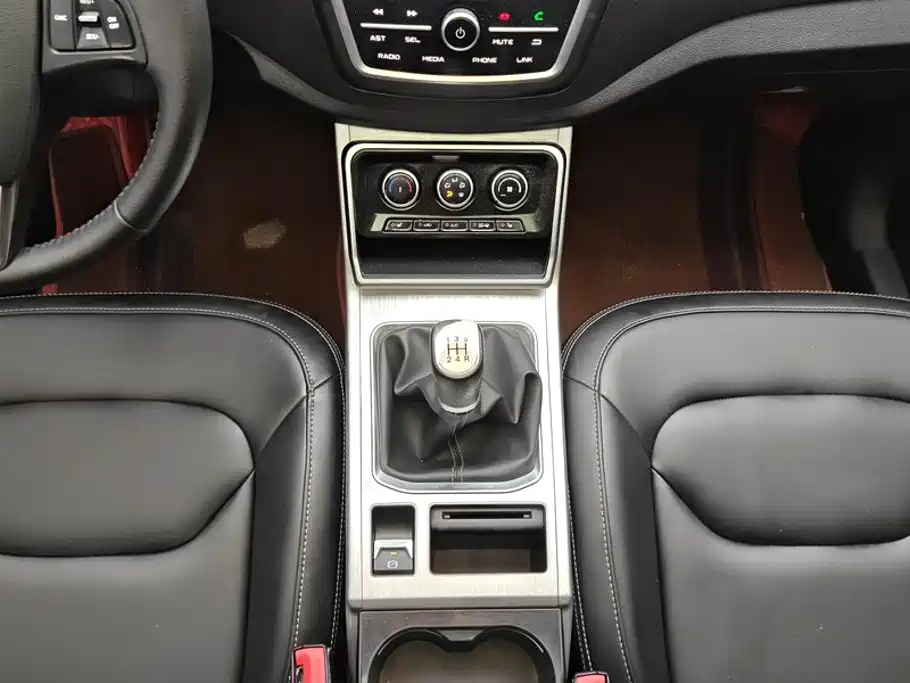 Besturn X40 2020 2019 1.6L Manual Luxury China VI