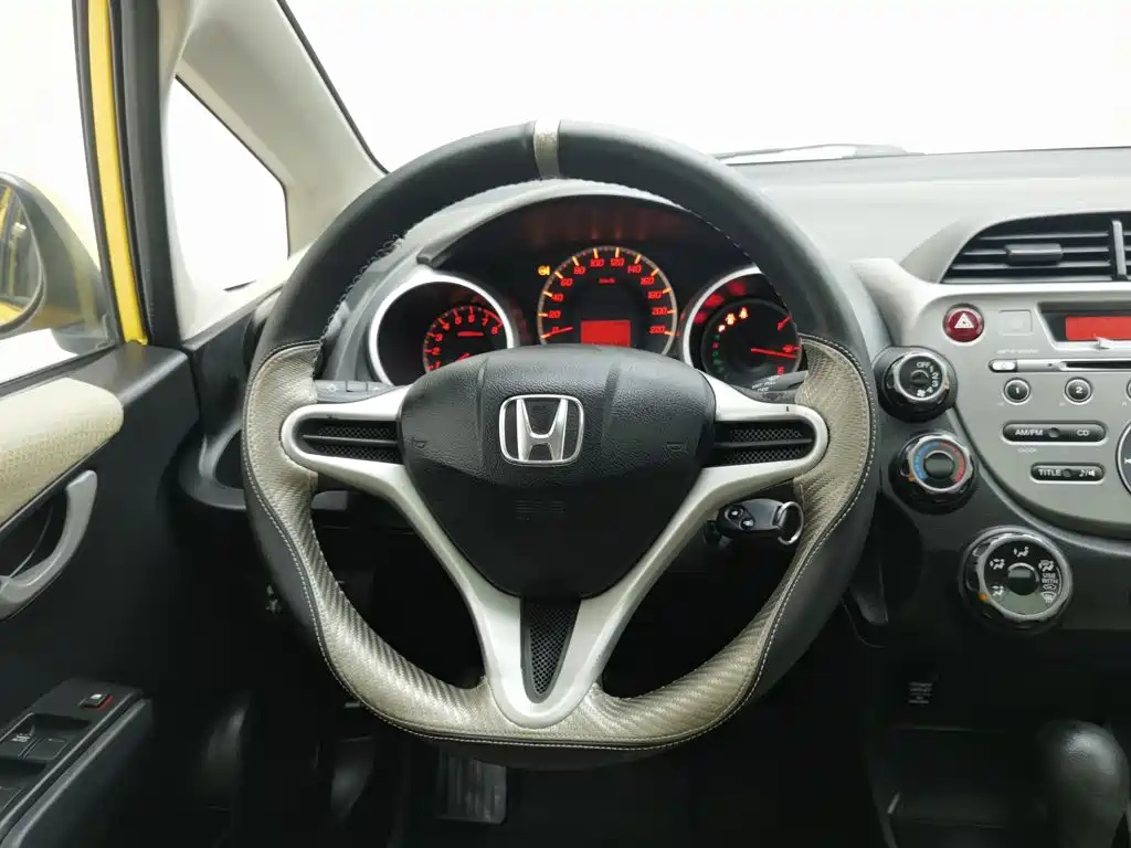 Honda Fit 2013 2011 1.5L Automatic Luxury