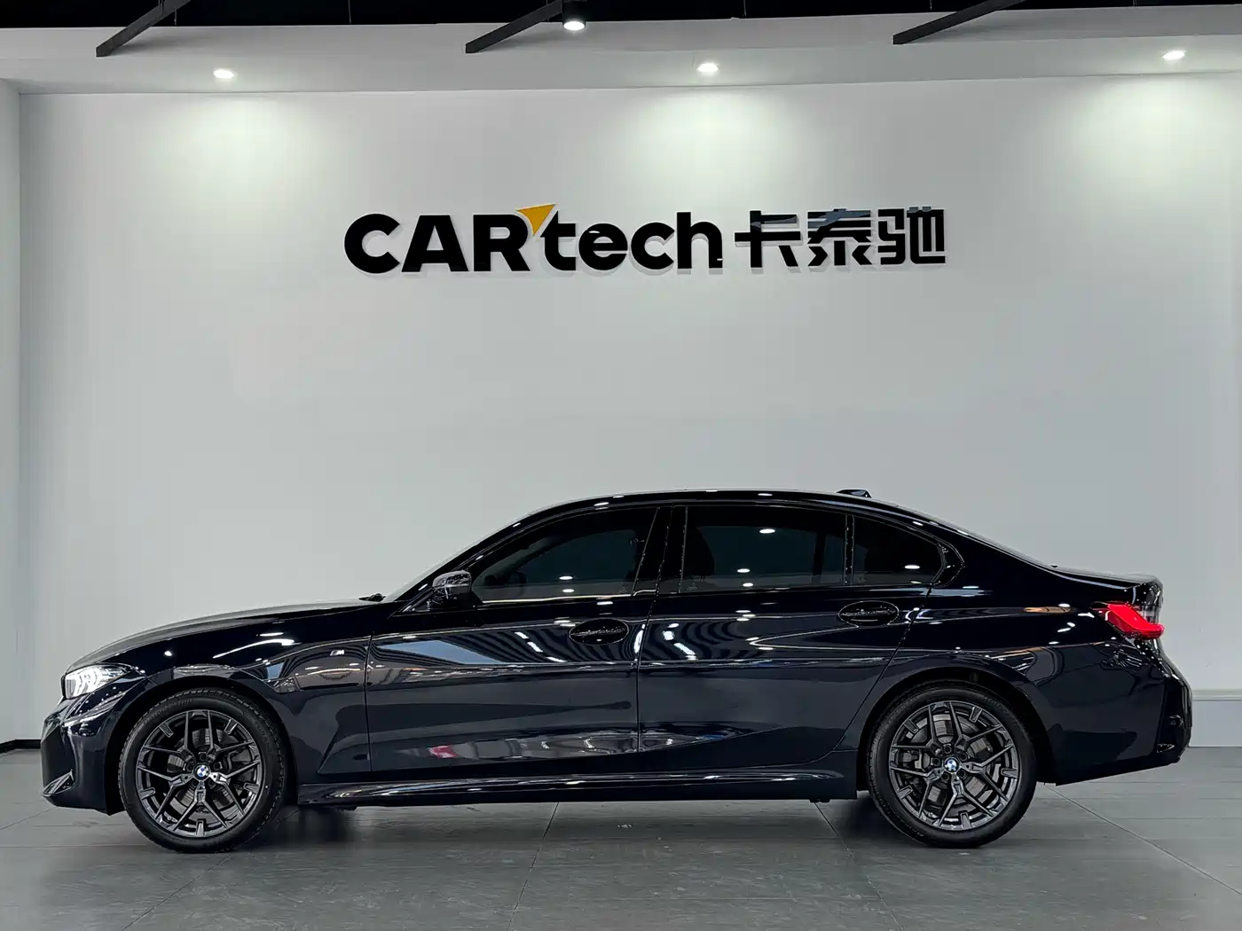 BMW 3 Series 2025 330Li M Sport Night Edition фото 3