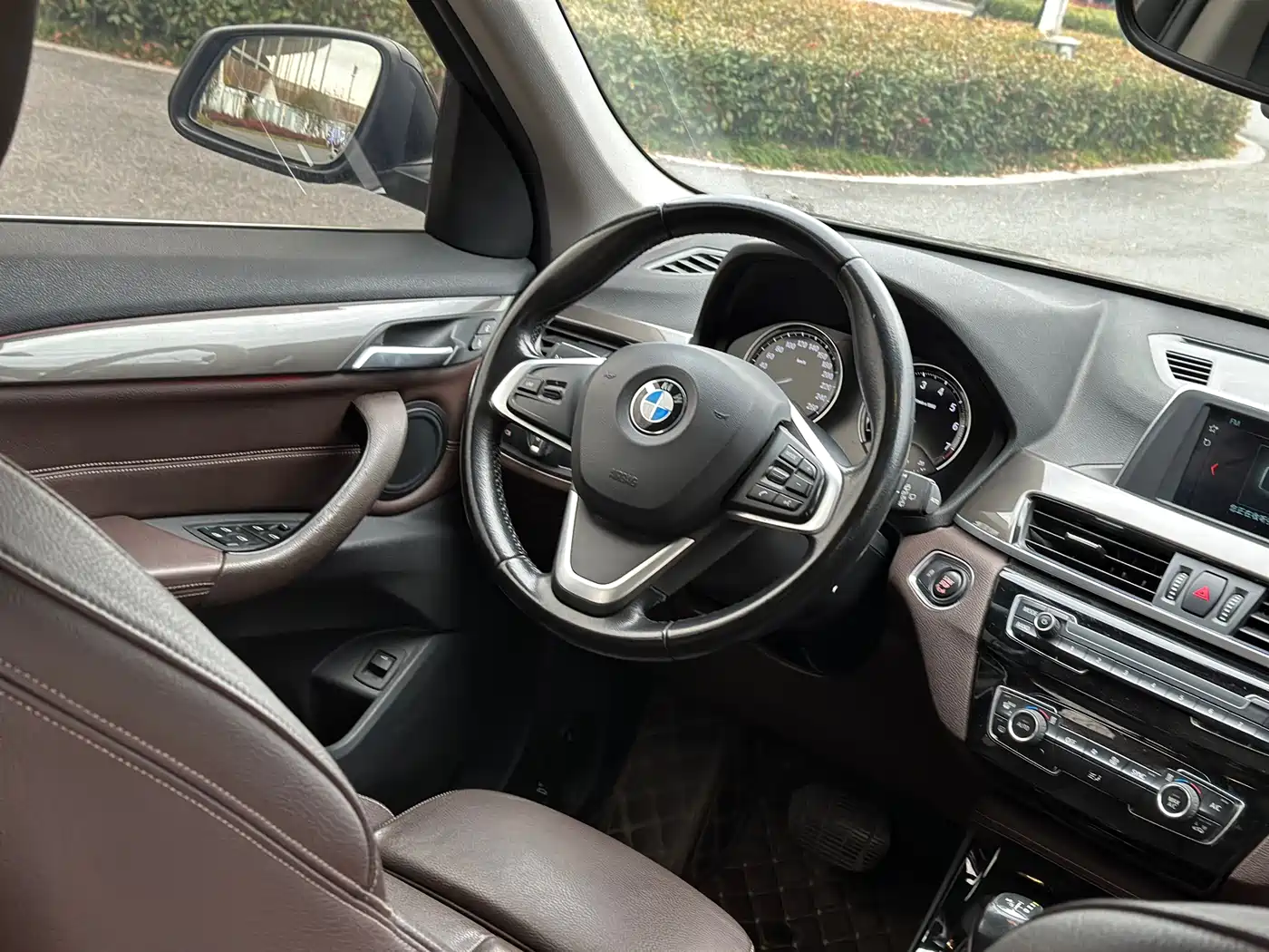 BMW X1 2019 sDrive18Li Premium Model фото 13