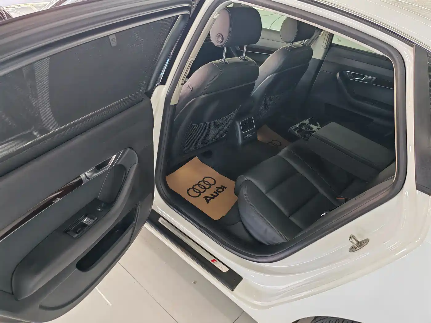 Audi A6L 2011 2.0 TFSI Automatic Comfort фото 8