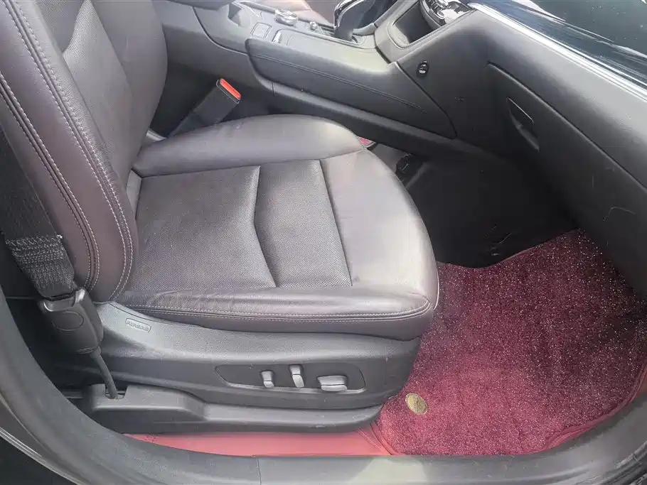Cadillac XT6 2021 2.0T 6-seater 4WD Luxury фото 8