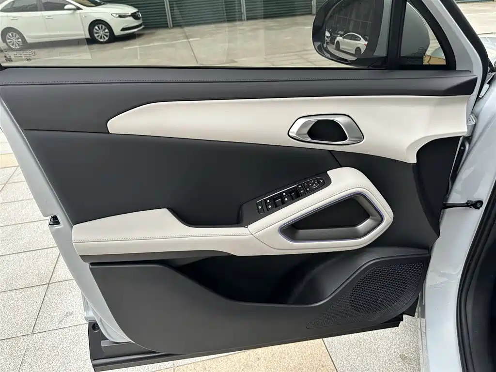 BYD Yuan UP 2025 Smart Drive Edition 401KM Vitality Version фото 17