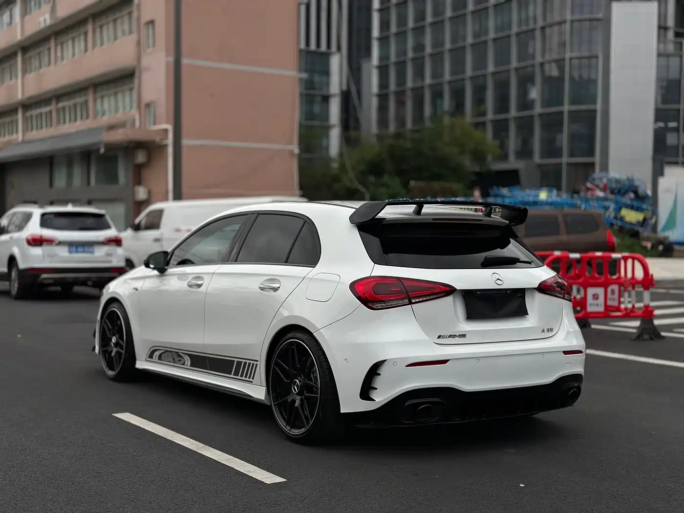 Mercedes-Benz A-Class AMG (Import) 2022 AMG A 35 4MATIC фото 12