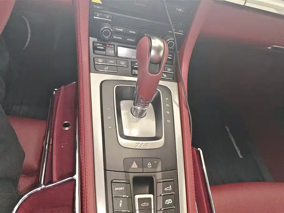 Porsche 718 2022 Boxster 2.0T фото 16