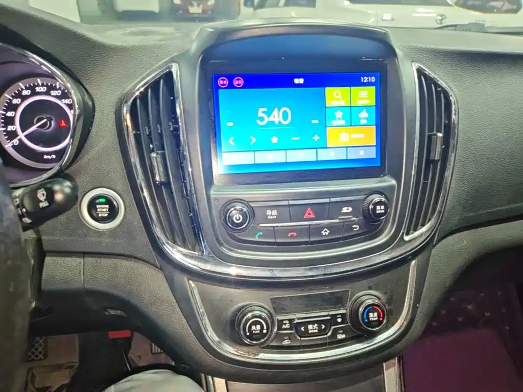 Baojun 560 2017 2016 1.8L Manual Luxury