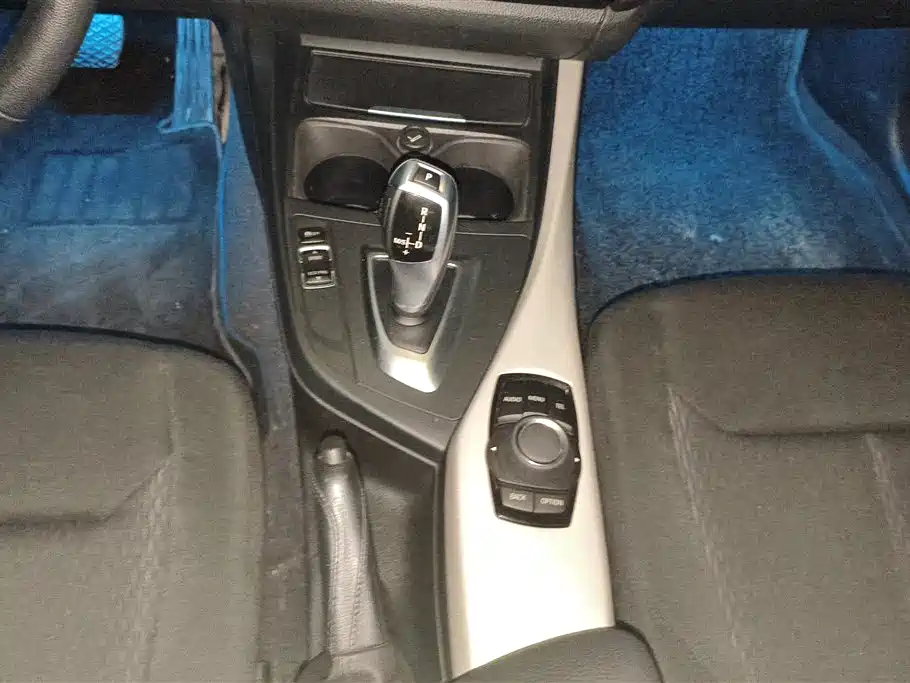 BMW 1 Series (Import) 2016 118i Leading фото 16