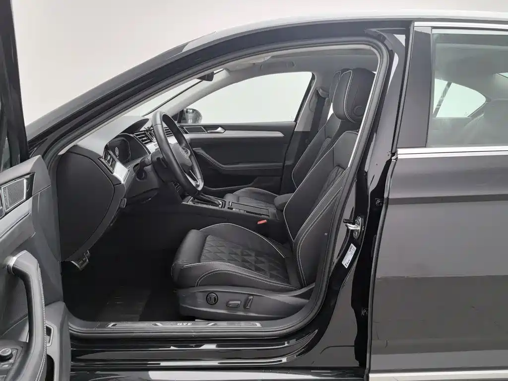 Photo 10 - Volkswagen Magotan GTE Plug-in Hybrid
