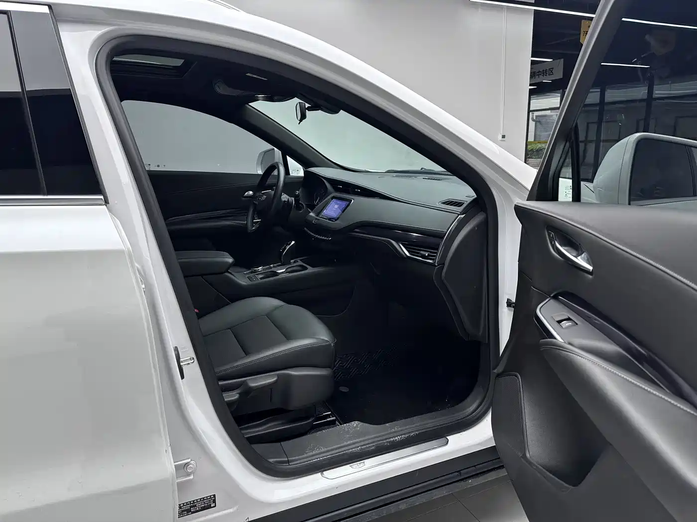 Cadillac XT4 2021 28T FWD Technology Edition фото 12
