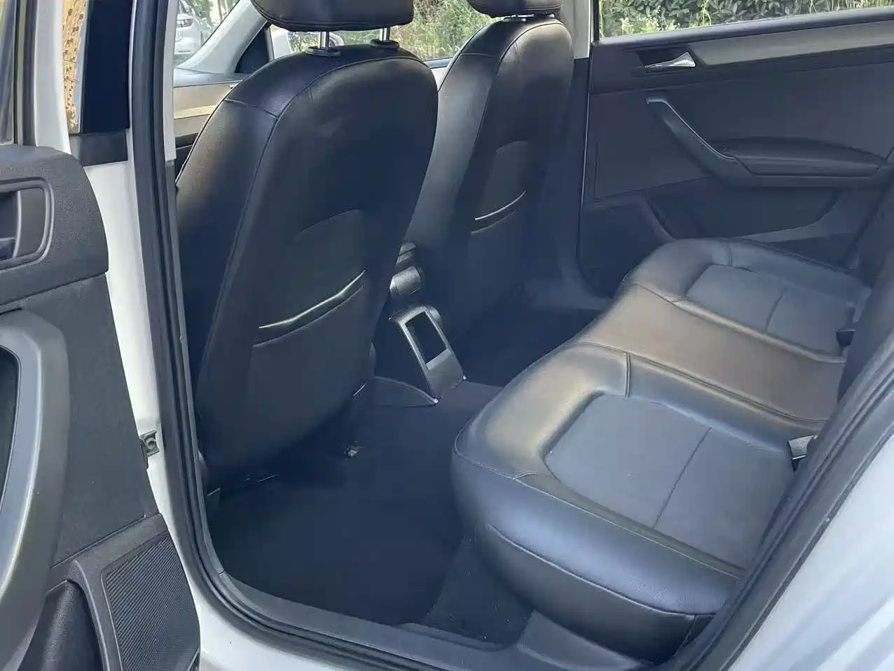 Volkswagen Santana 2013 1.6L Manual Comfort Edition фото 7