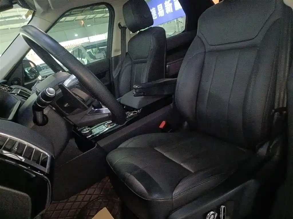 Land Rover Discovery 2017 3.0 SC V6 SE фото 11