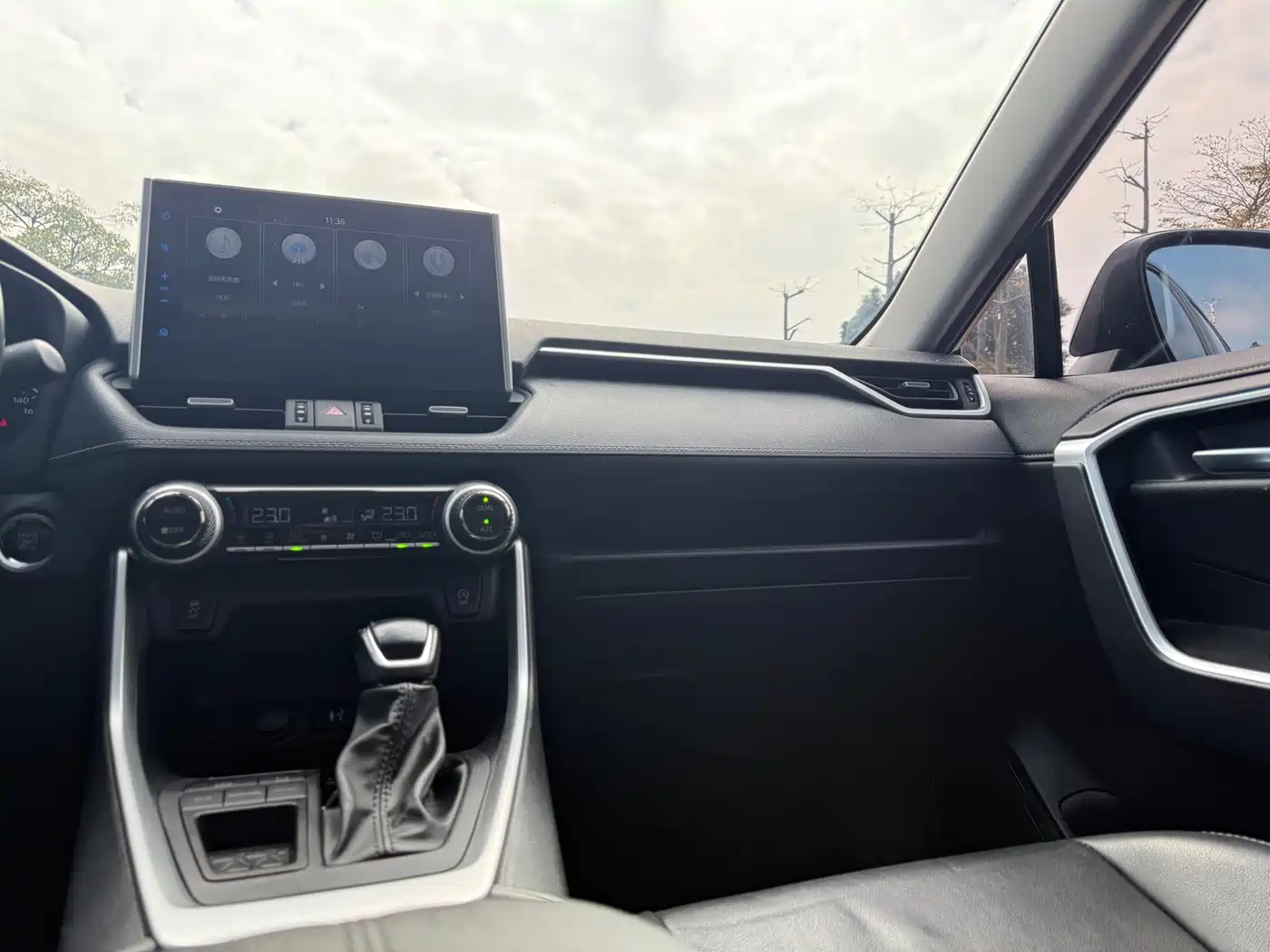 Toyota Wildlander 2022 2.0L CVT FWD Luxury PLUS Edition фото 8