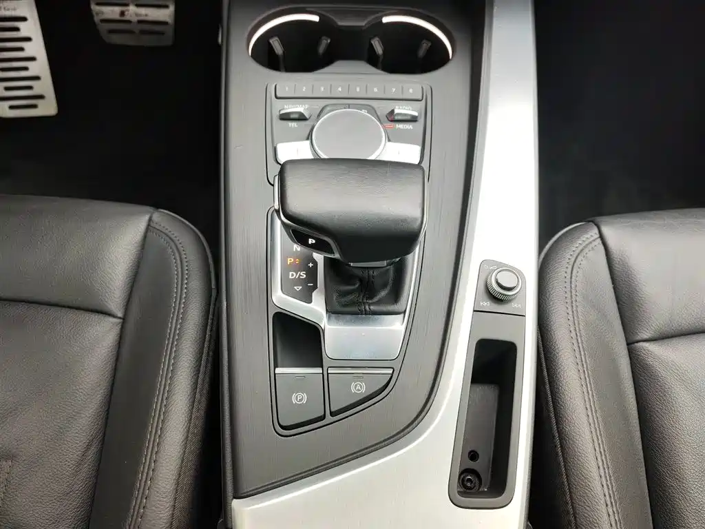 Audi A4L 2019 40 TFSI Fashion (China V) фото 13