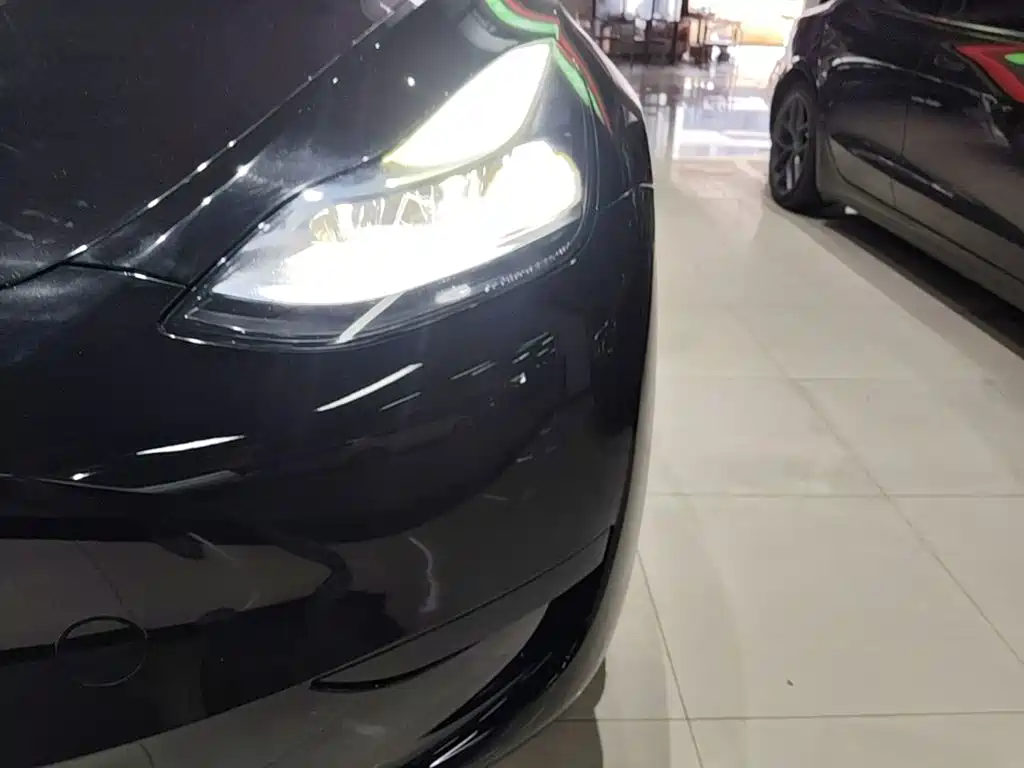 Фото 24 - Tesla Model Y