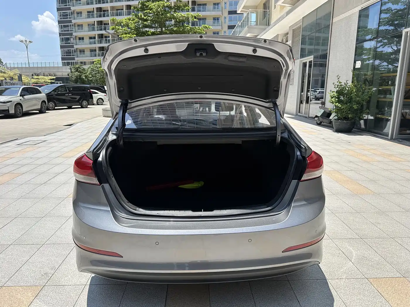Hyundai Elantra 2016 Model 1.6L Automatic Smart Elite фото 21