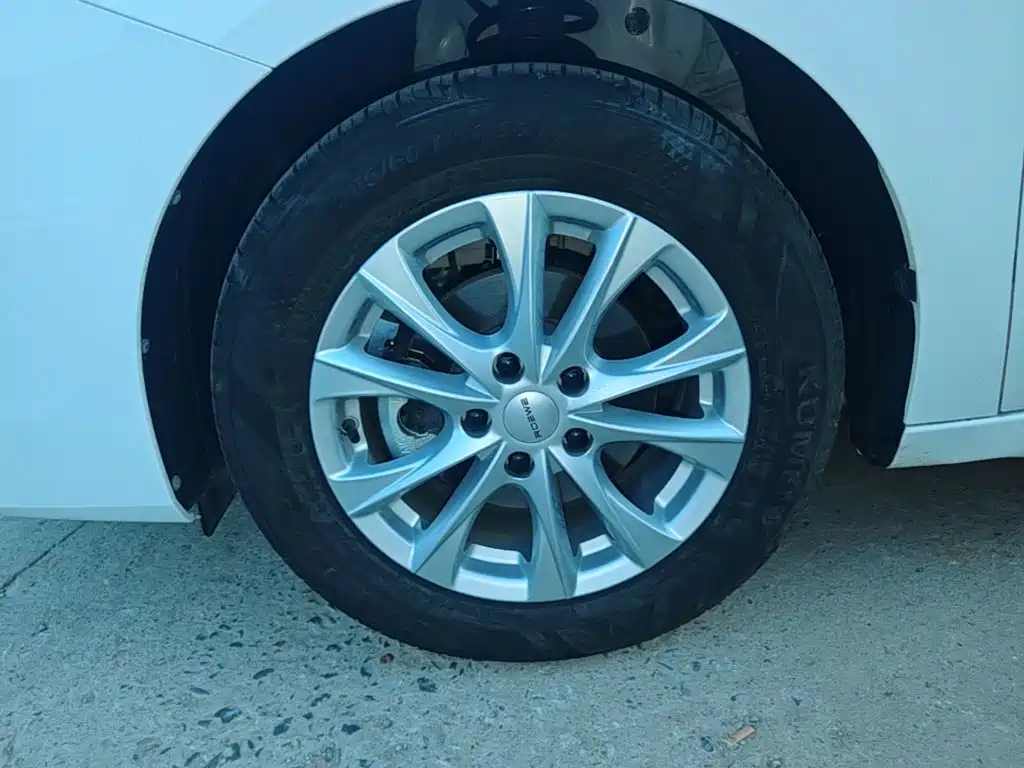 Roewe i5 2025 2023 1.5L Manual Comfort Edition