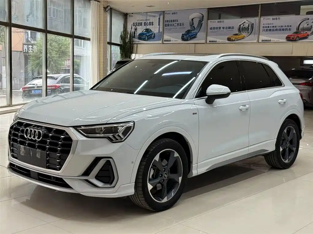Audi Q3 2023 35 TFSI Fashion Dynamic (1.4T)