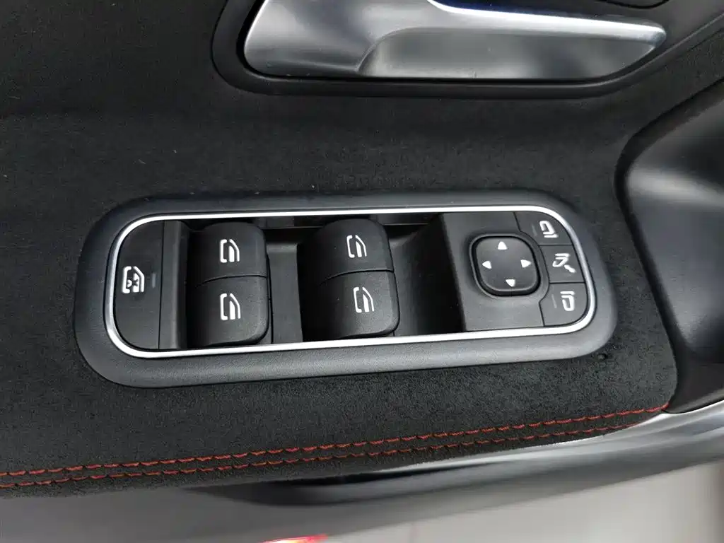 Mercedes-Benz CLA (Import) 2020 CLA 200 фото 9