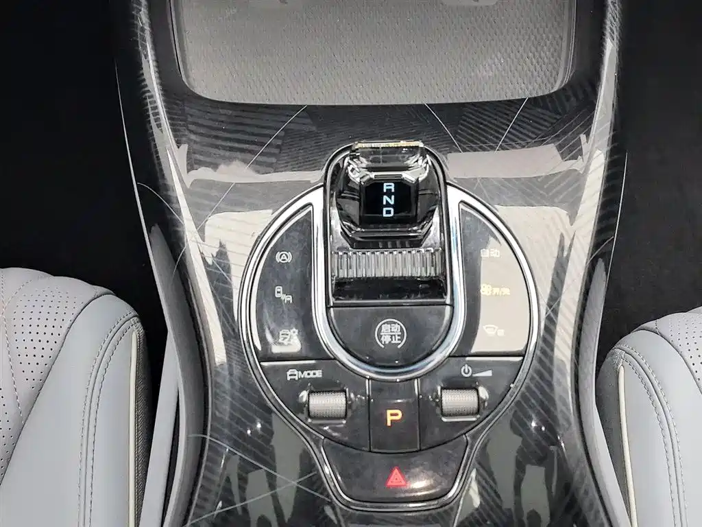 BYD Seal 2022 700km Long Range RWD Edition фото 13