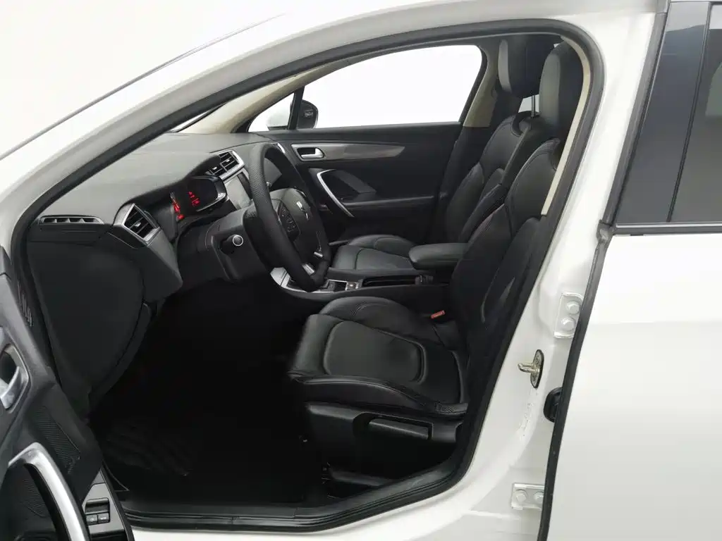 DS 5LS 2015 2014 1.8L Elegance VTi140