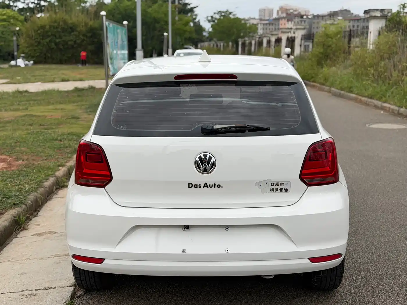 Volkswagen Polo 2016 1.4L Automatic Trend фото 5