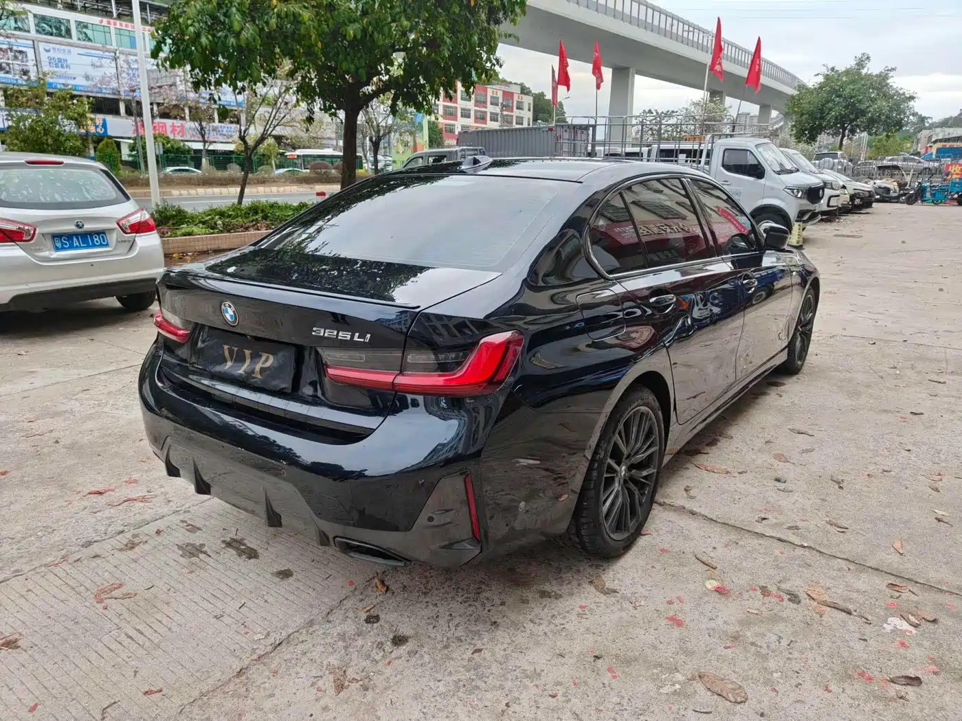 BMW 3 Series 2024 325Li M Sport Shadowline Package фото 12