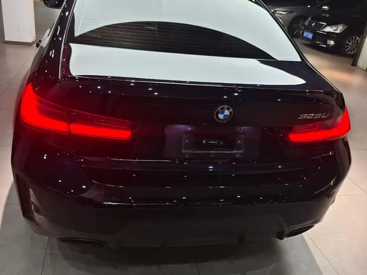 BMW 3 Series 2024 325Li M Sport Shadowline Package фото 4